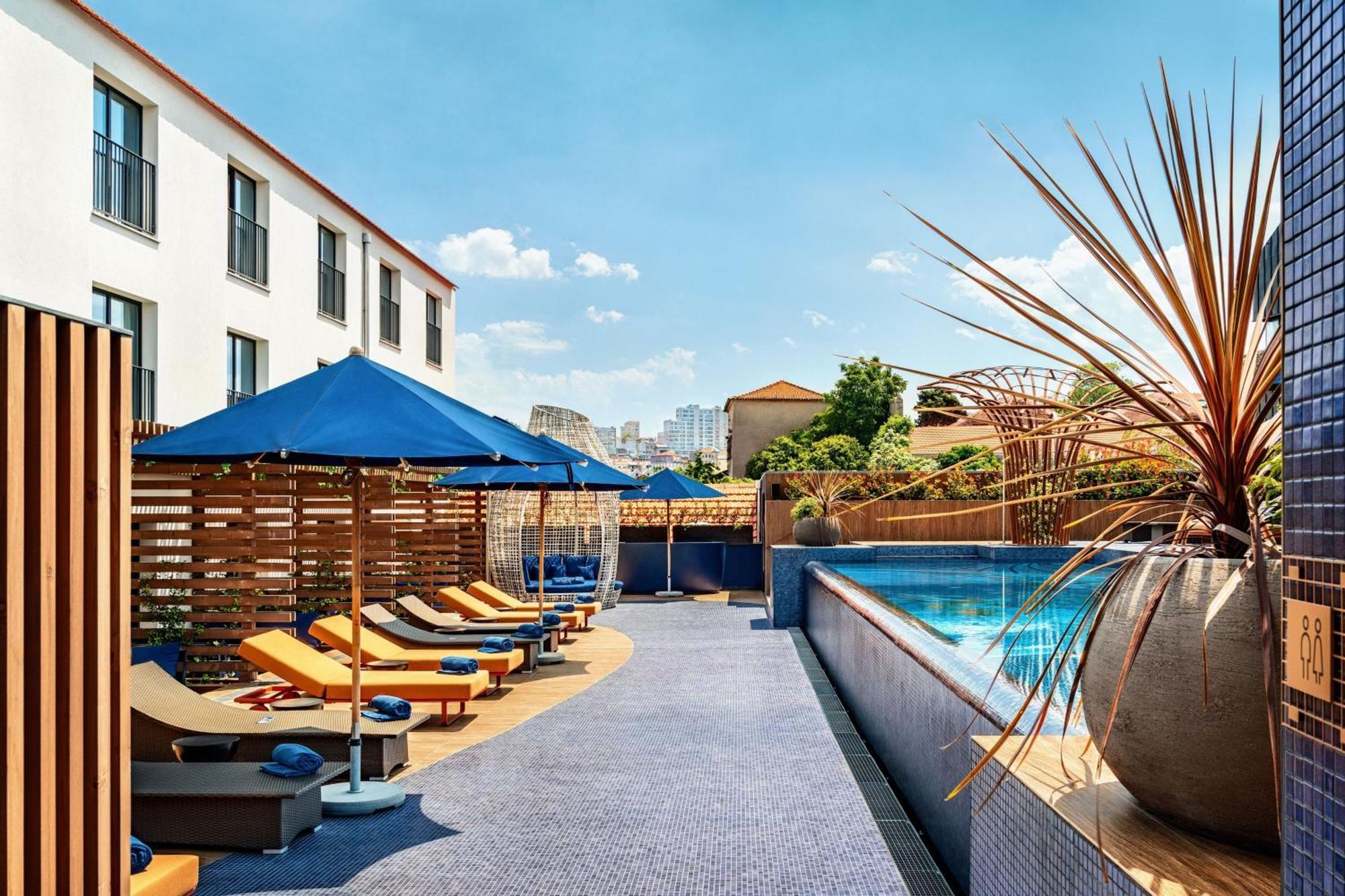 Forte De Gaia, Autograph Collection บีลาโนวาเดกายา ภายนอก รูปภาพ The rooftop pool at the Hotel